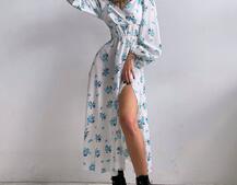 Цветочное платье-миди с разрезом и объемными рукавами Цветочное платье-миди с разрезом и объемными рукавами | PUSHKA SHOP