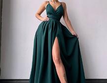 Сукня максі на тонких бретелях з розрізом на спідниці  | PUSHKA SHOP