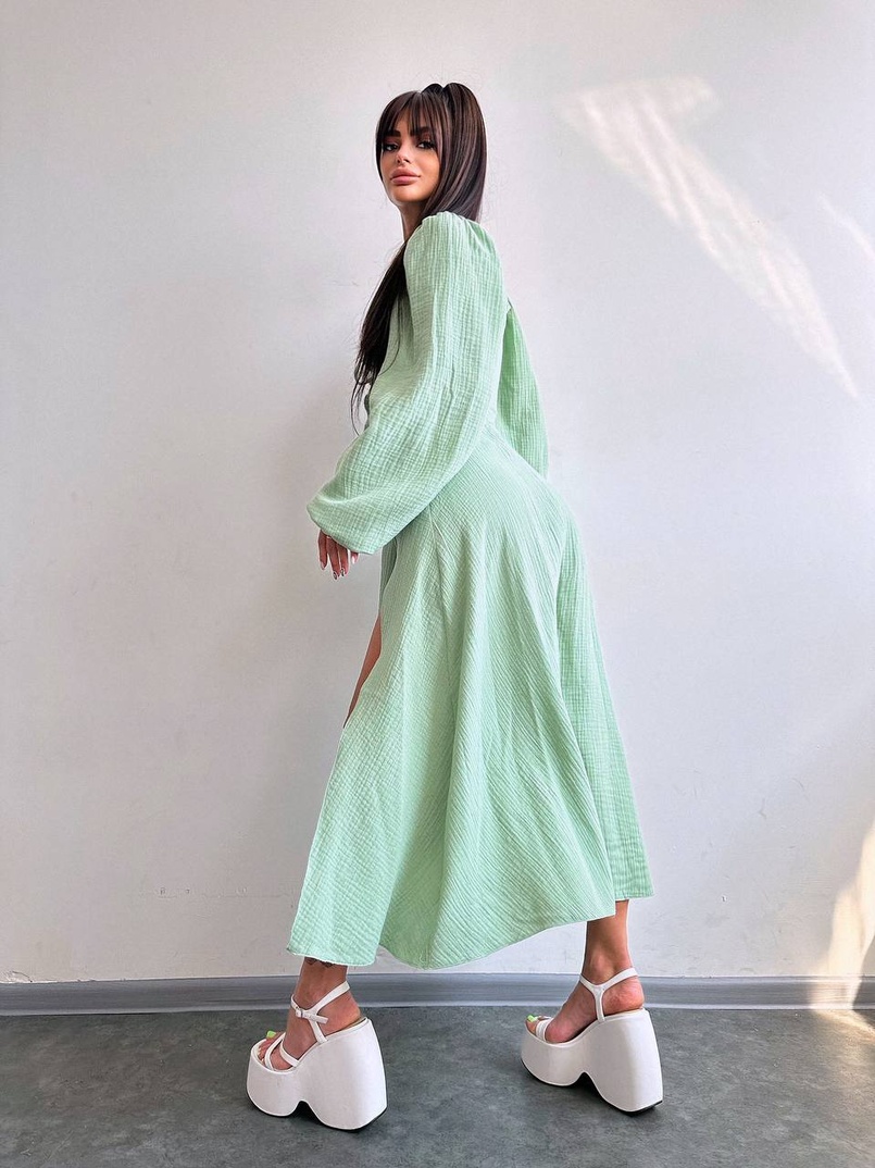 Муслінова сукня -міді з розрізом на ніжці Муслінова сукня -міді з розрізом на ніжці | PUSHKA SHOP