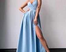 Сукня максі на тонких бретелях з розрізом на спідниці Сукня максі на тонких бретелях з розрізом на спідниці | PUSHKA SHOP