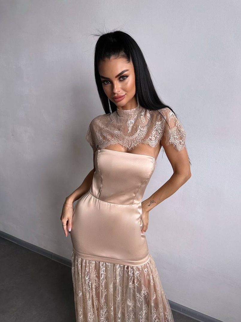 Елегантна сукня максі з мереживом Елегантна сукня максі з мереживом | PUSHKA SHOP