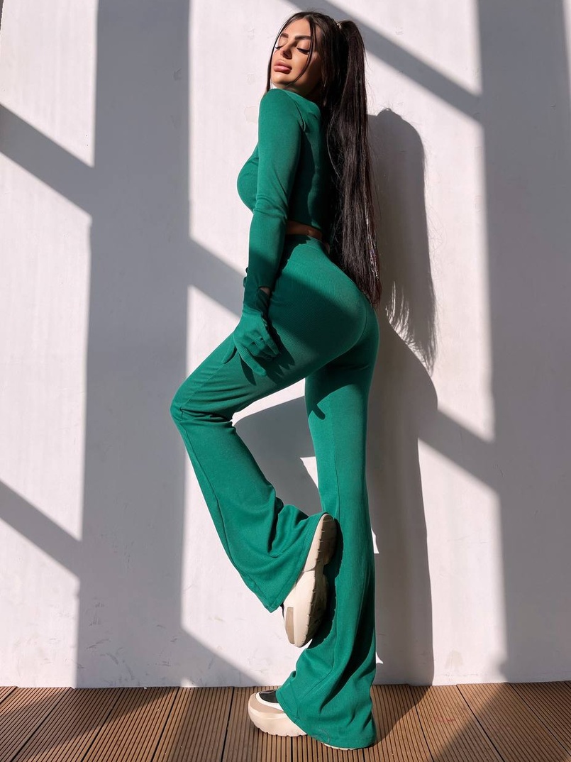 Комплект: штани кльош + топ з рукавичками та прорізами для рук | PUSHKA SHOP