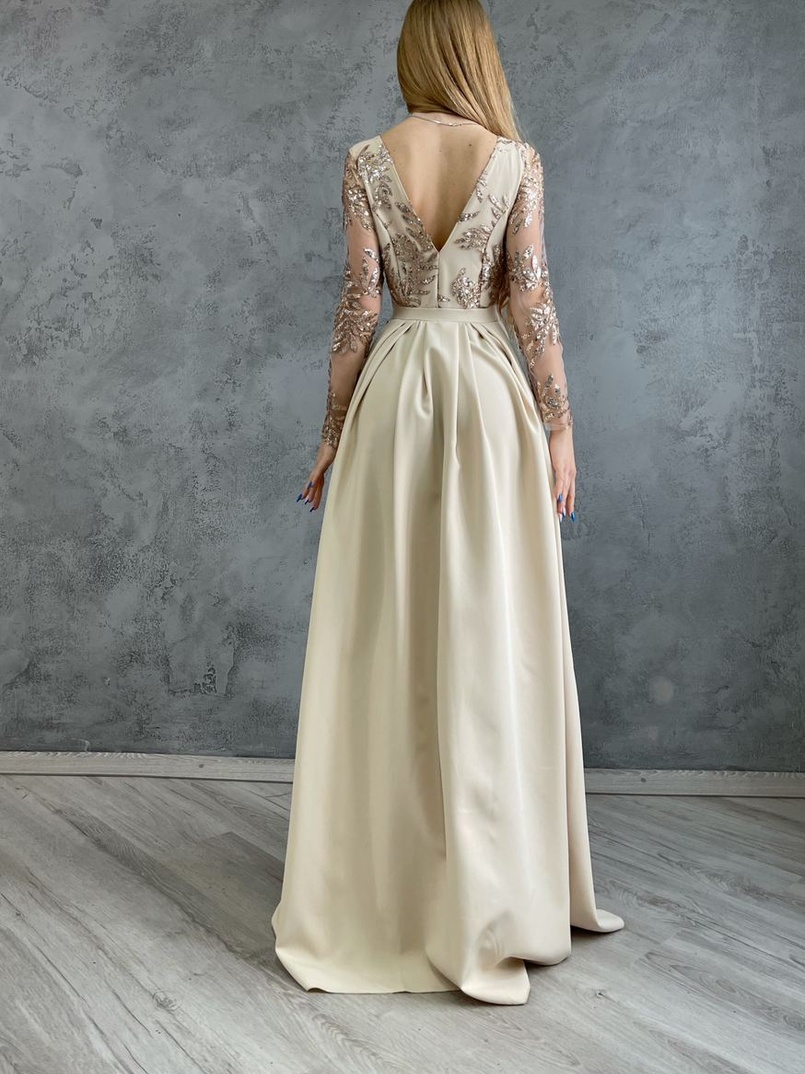 Платье макси с блестящим верхом и разрезом на юбке  | PUSHKA SHOP