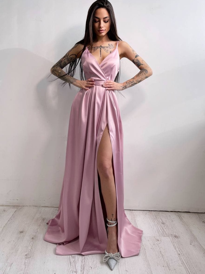 Платье макси с разрезом на юбке и запахом на груди Платье макси с разрезом на юбке и запахом на груди | PUSHKA SHOP