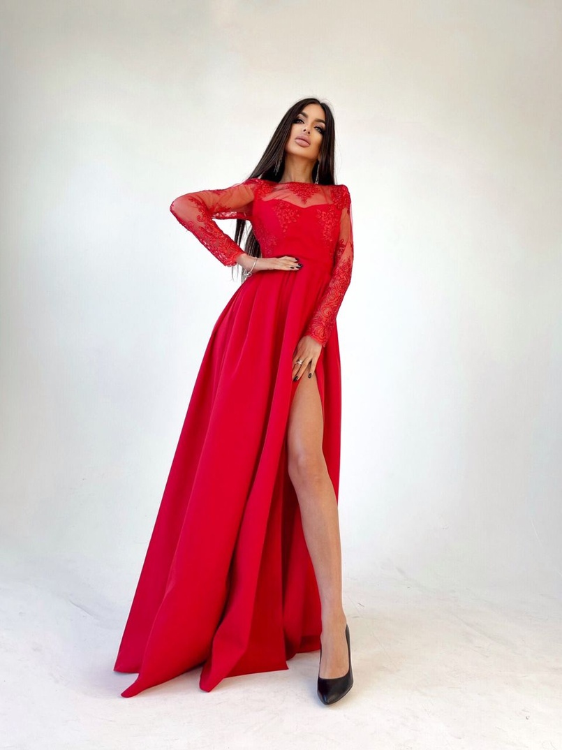 Платье макси с кружевным верхом и разрезом на юбке  | PUSHKA SHOP