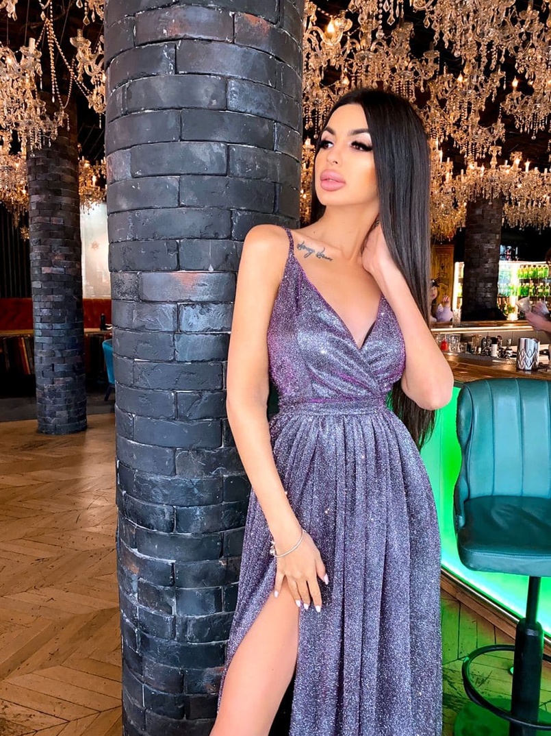 Сверкающее платье-макси с разрезом Сверкающее платье-макси с разрезом | PUSHKA SHOP