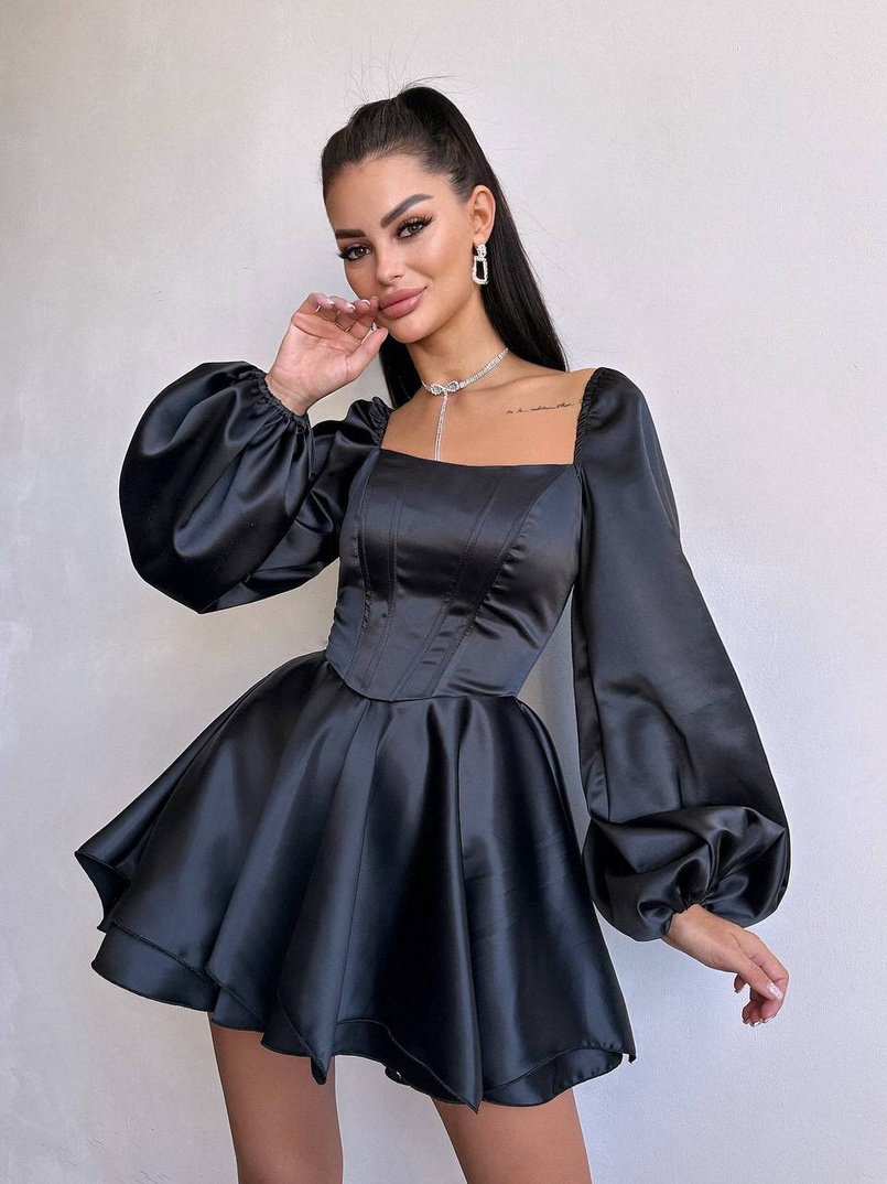 Атласна корсетна сукня з пишною подвійною спідницею та об‘ємними рукавами Атласна корсетна сукня з пишною подвійною спідницею та об‘ємними рукавами | PUSHKA SHOP