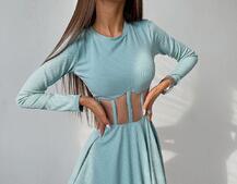 Приталенное платье с корсетной вставкой и пышной юбкой-солцем Приталенное платье с корсетной вставкой и пышной юбкой-солцем | PUSHKA SHOP