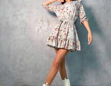 Милое цветочное платье с оборками Милое цветочное платье с оборками | PUSHKA SHOP