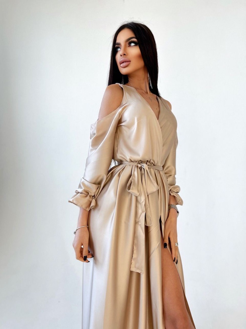 Шелковое платье макси с разрезом Шелковое платье макси с разрезом | PUSHKA SHOP