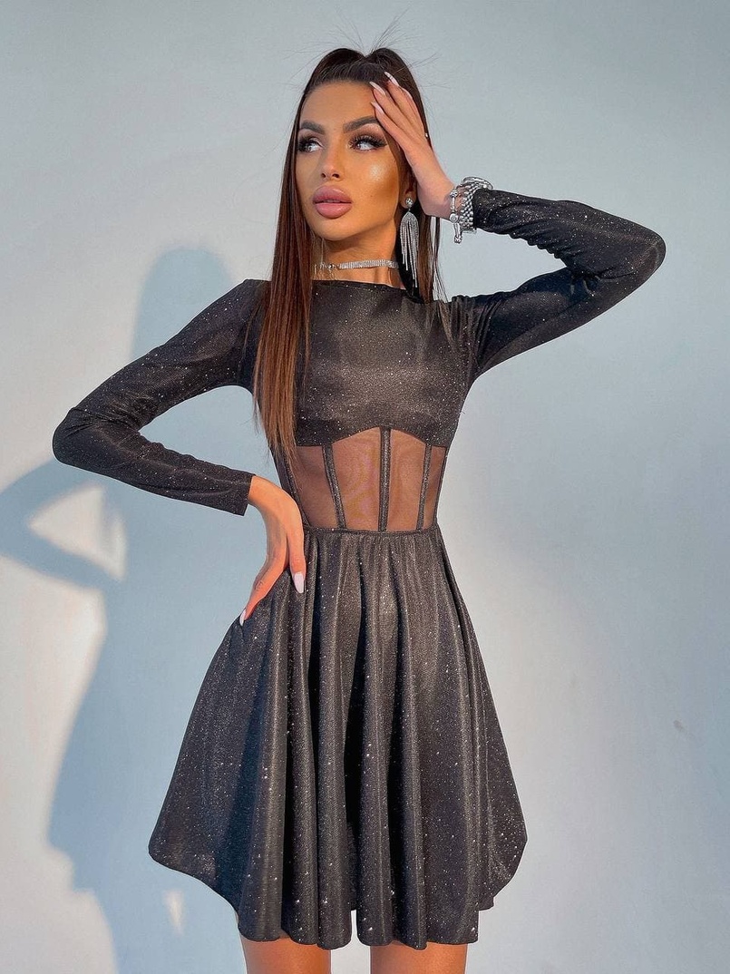 Приталенное блестящее платье с корсетной вставкой и пышной юбкой-солцем Приталенное блестящее платье с корсетной вставкой и пышной юбкой-солцем | PUSHKA SHOP