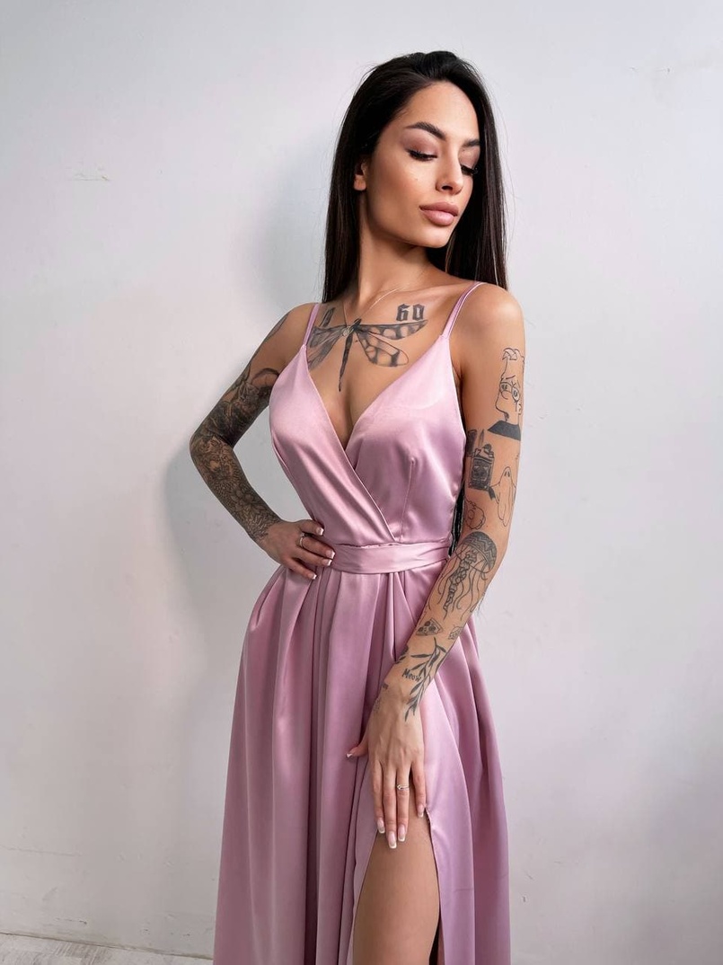 Платье макси с разрезом на юбке и запахом на груди Платье макси с разрезом на юбке и запахом на груди | PUSHKA SHOP