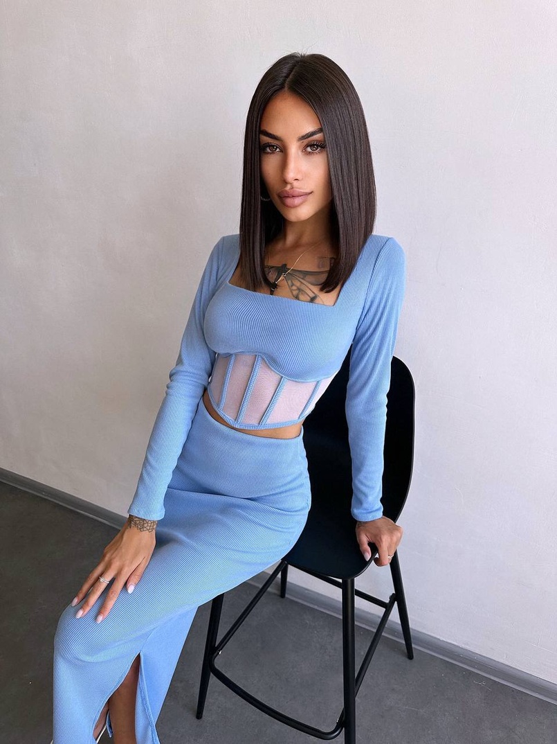 Трикотажний комплект: топ з елементами корсету та спідниця з розрізами Трикотажний комплект: топ з елементами корсету та спідниця з розрізами | PUSHKA SHOP