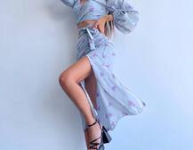 Квітковий комплект: топ із зав'язками на талії + спідниця міді з розрізом Квітковий комплект: топ із зав'язками на талії + спідниця міді з розрізом | PUSHKA SHOP