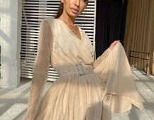 Блискуча сукня-міді із запахом на грудях і розрізом на спідниці з широким поясом Блискуча сукня-міді із запахом на грудях і розрізом на спідниці з широким поясом | PUSHKA SHOP