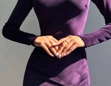 Оксамитова сукня з розрізом, декорована стразами. | PUSHKA SHOP