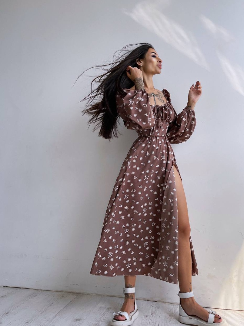 Сукня міді з розрізом на спідниці Сукня міді з розрізом на спідниці | PUSHKA SHOP