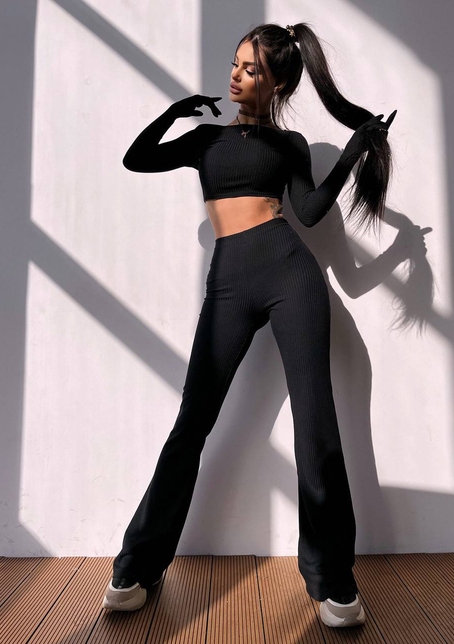 Комплект: штани кльош + топ з рукавичками та прорізами для рук | PUSHKA SHOP