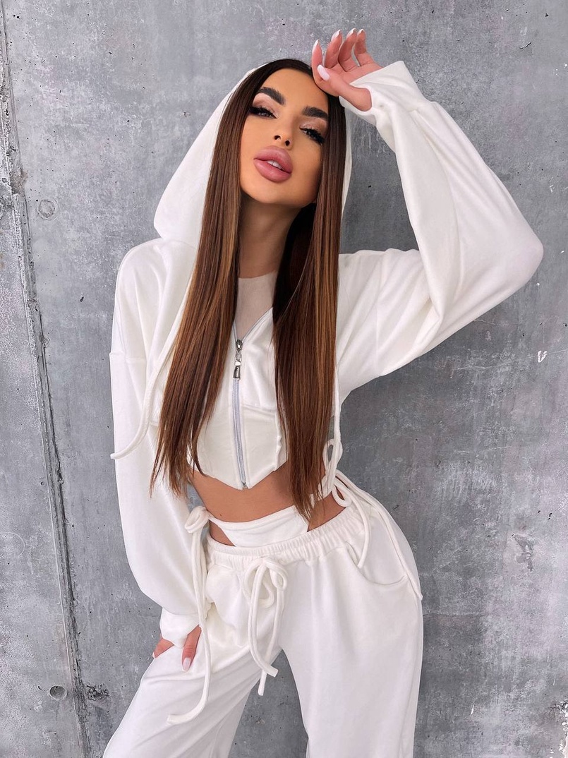 Велюровий комплект: кофта з корсетними елементами + джогери з імітацією трусиків Велюровий комплект: кофта з корсетними елементами + джогери з імітацією трусиків | PUSHKA SHOP