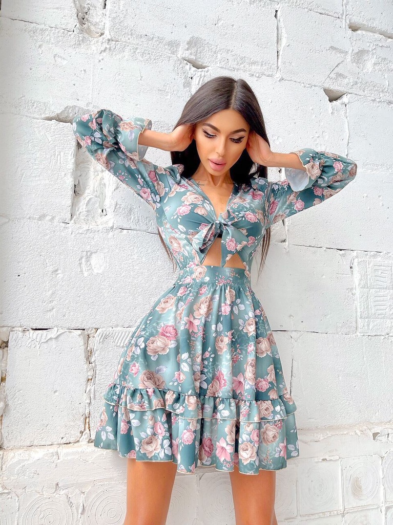 Цветочное платье с завязками на груди и пышной юбкой с оборками  | PUSHKA SHOP