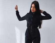 Черный стильный комбинезон декорированный молниями  Черный стильный комбинезон декорированный молниями  | PUSHKA SHOP