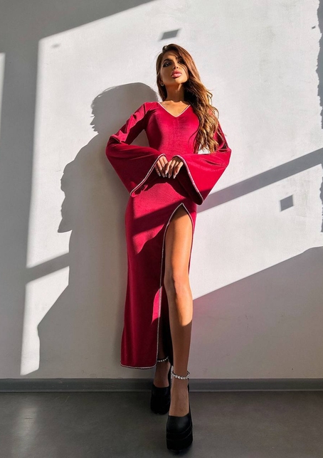 Оксамитова сукня міді з розкльошеними рукавами декорована стразами  | PUSHKA SHOP