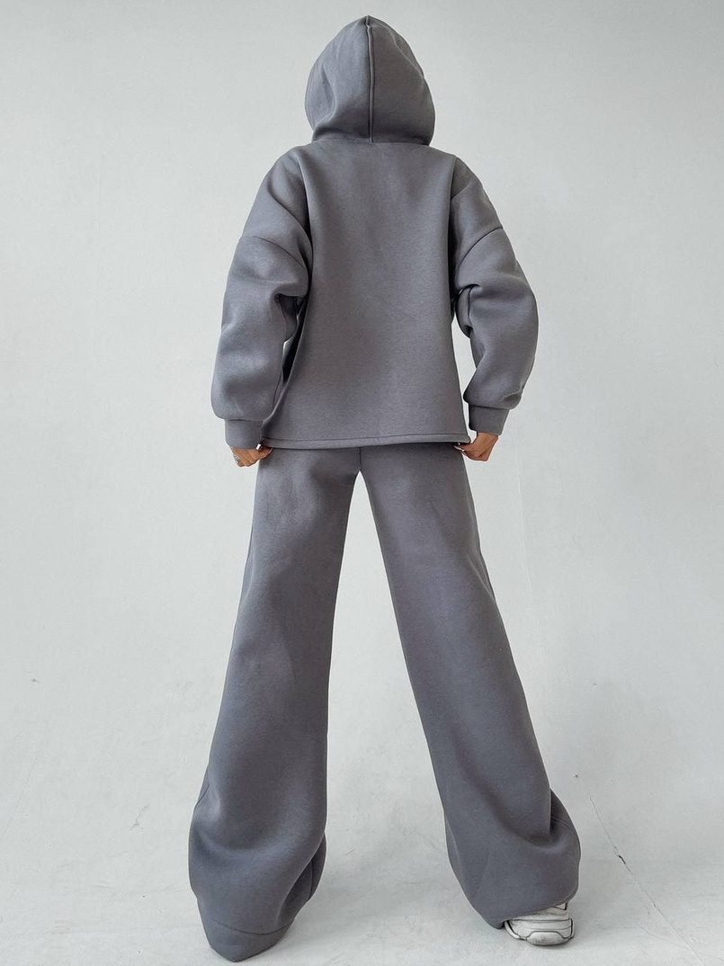 Тёплый костюм с расклешенными брюками Тёплый костюм с расклешенными брюками | PUSHKA SHOP