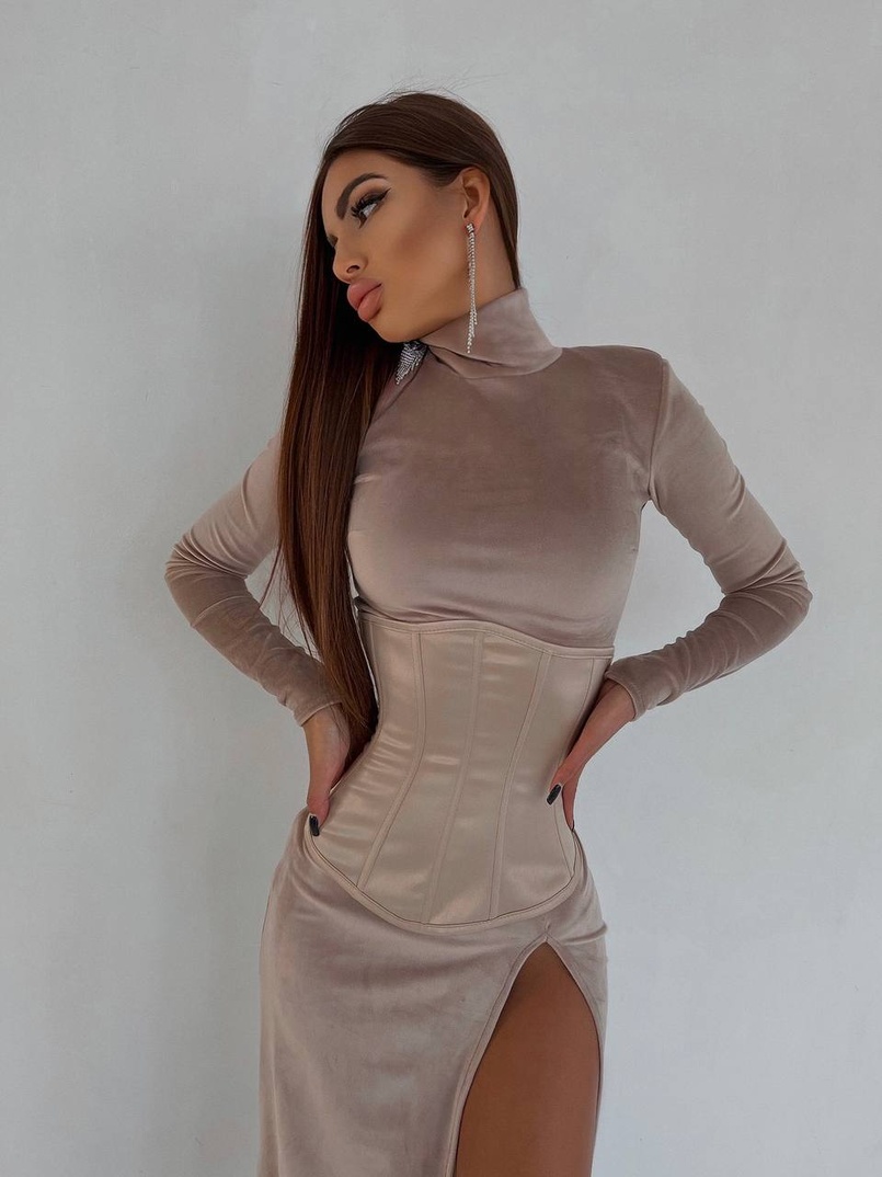 Оксамитова сукня міді з розрізом + атласний корсет Оксамитова сукня міді з розрізом + атласний корсет | PUSHKA SHOP