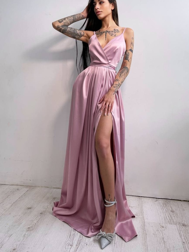 Платье макси с разрезом на юбке и запахом на груди Платье макси с разрезом на юбке и запахом на груди | PUSHKA SHOP