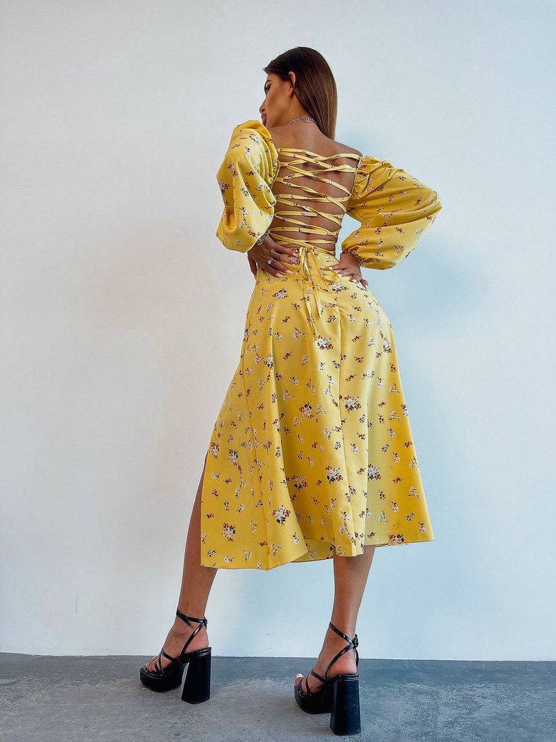 Сукня -міді зі шнурівкою на спинці та розрізом на ніжці Сукня -міді зі шнурівкою на спинці та розрізом на ніжці | PUSHKA SHOP