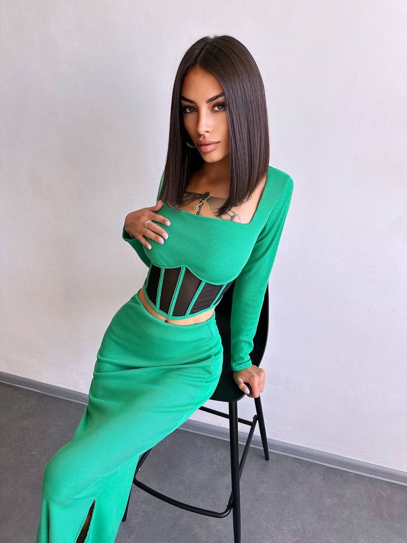 Трикотажний комплект: топ з елементами корсету та спідниця з розрізами  | PUSHKA SHOP