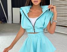 Комплект: расклешенные шорты + жилет с объемными плечиками на молнии  Комплект: расклешенные шорты + жилет с объемными плечиками на молнии  | PUSHKA SHOP