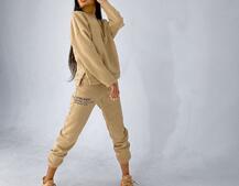 Бежевый комплект тройка: Свитшот, джоггеры и желетка | PUSHKA SHOP