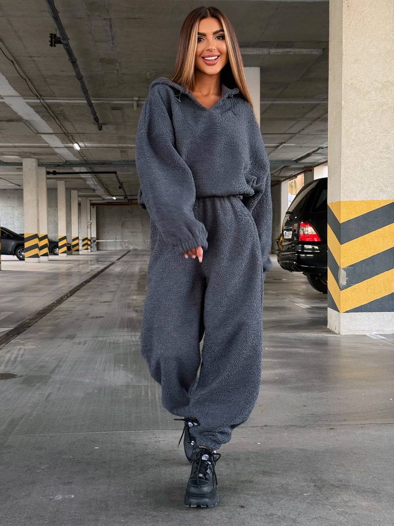 Теплий та мʼякий комплект: Обʼємний худі з капюшоном та штани з манжетами  Дуже приємний до тіла | PUSHKA SHOP