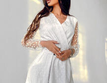 Платье миди с запахом на груди и разрезом на юбке Платье миди с запахом на груди и разрезом на юбке | PUSHKA SHOP