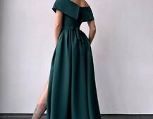 Сукня максі  з відкритими плечима та розрізом на спідниці Сукня максі  з відкритими плечима та розрізом на спідниці | PUSHKA SHOP