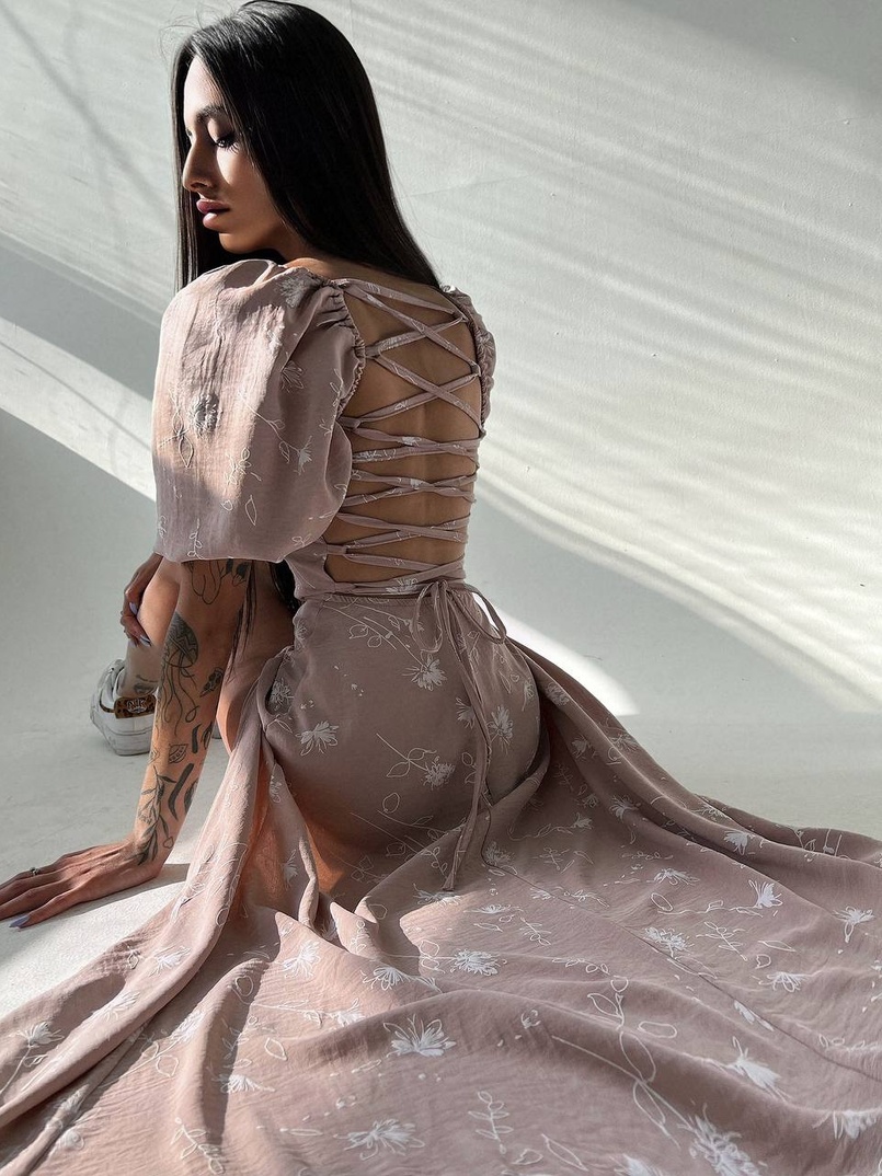 Платье миди со шнуровкой на спинке Платье миди со шнуровкой на спинке | PUSHKA SHOP