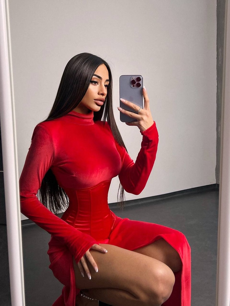 Оксамитова сукня міді з розрізом + атласний корсет Оксамитова сукня міді з розрізом + атласний корсет | PUSHKA SHOP