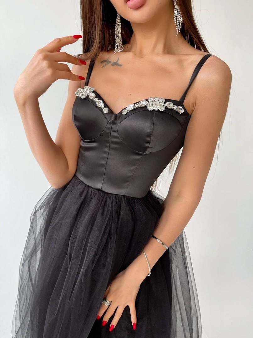Платье-бюстье с чашечками и пышной юбкой , декорированное стразами Платье-бюстье с чашечками и пышной юбкой , декорированное стразами | PUSHKA SHOP