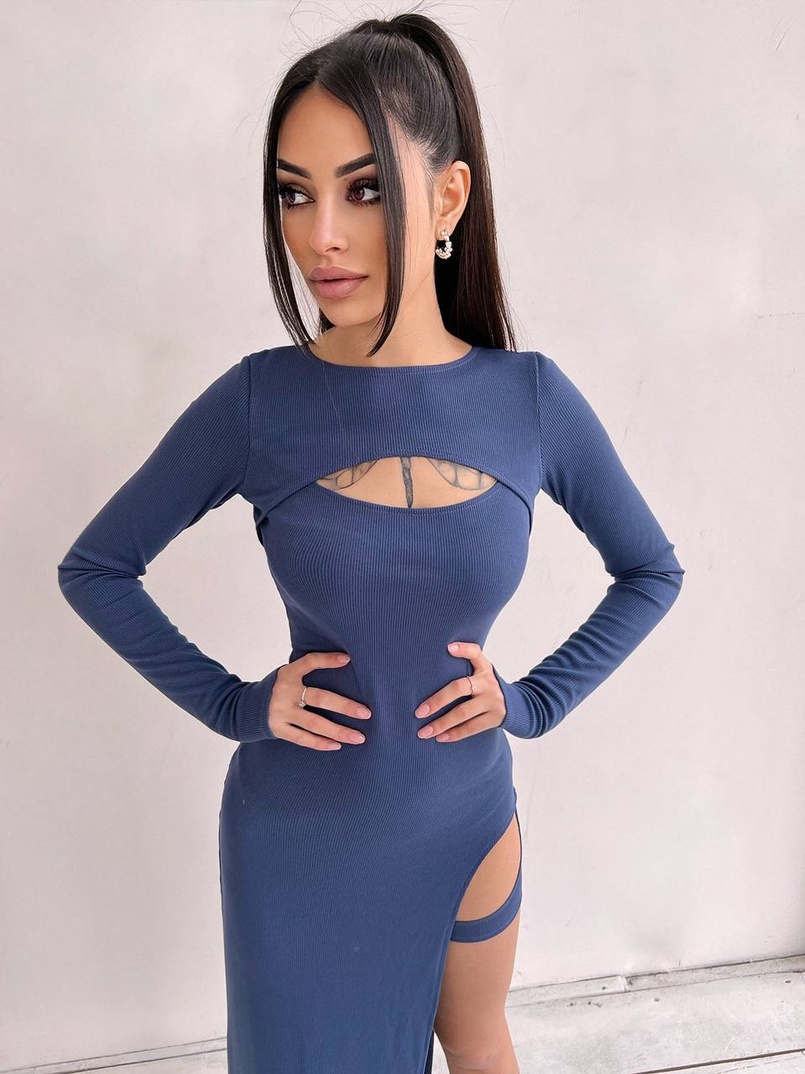 Облягаюча сукня міді цікавого крою Облягаюча сукня міді цікавого крою | PUSHKA SHOP