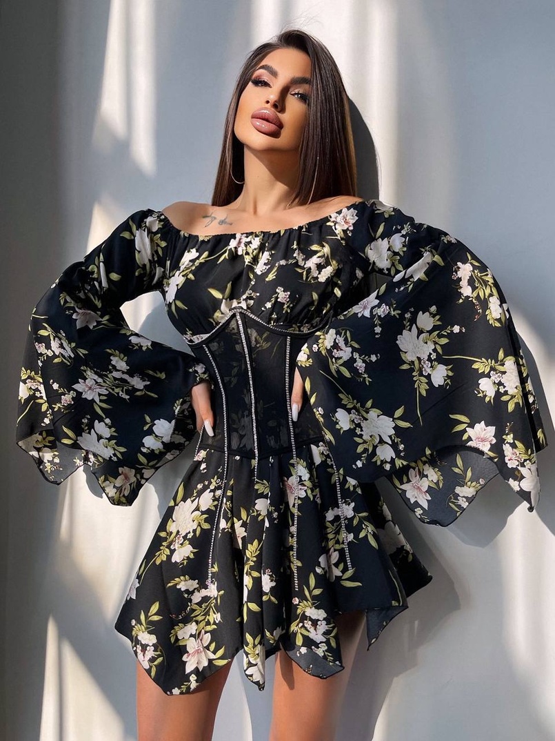 Сукня асиметричного крою з розкльошеними рукавами + корсет декорований стразами Ручна робота | PUSHKA SHOP