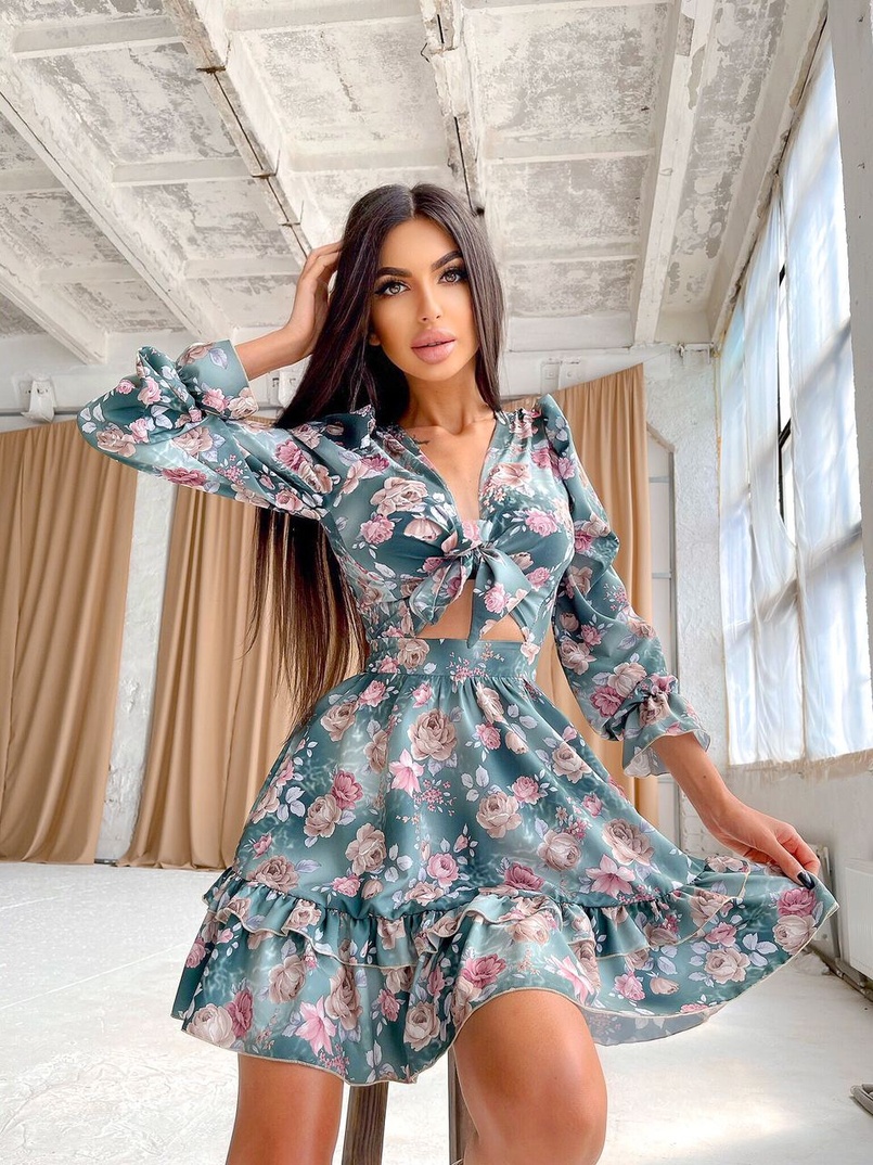 Цветочное платье с завязками на груди и пышной юбкой с оборками  | PUSHKA SHOP