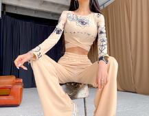 Трикотажный костюм с креативным принтом Трикотажный костюм с креативным принтом | PUSHKA SHOP