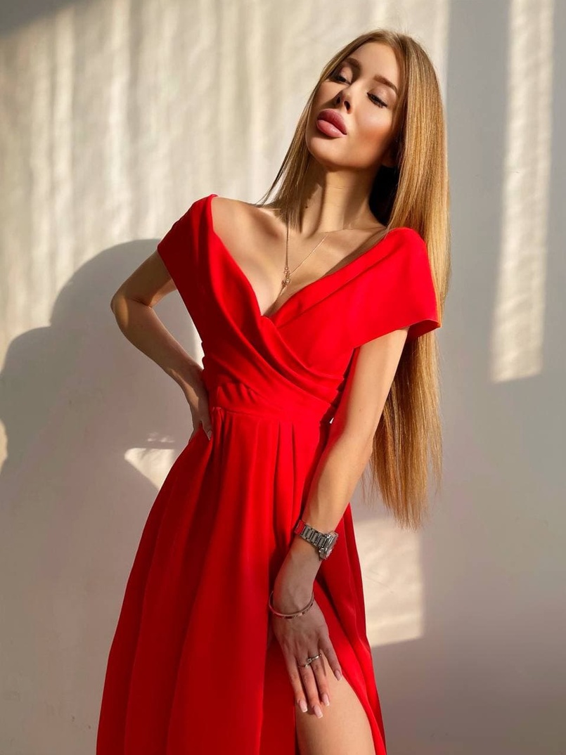 Платье-макси с разрезом Платье-макси с разрезом | PUSHKA SHOP