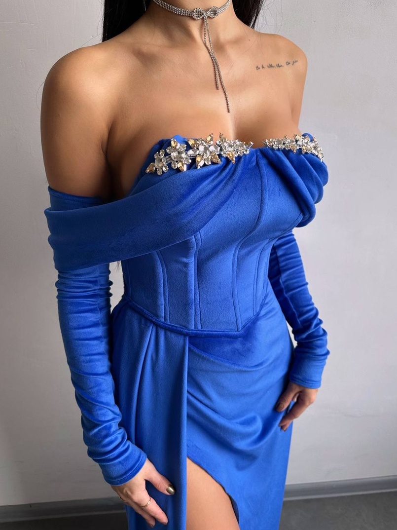 Оксамитова сукня максі декорована стразами Ручна робота Оксамитова сукня максі декорована стразами Ручна робота | PUSHKA SHOP