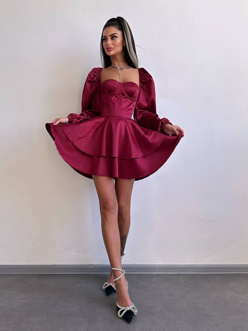 Атласна корсетна сукня бюстьє з пишною подвійною спідницею та об‘ємними рукавами Атласна корсетна сукня бюстьє з пишною подвійною спідницею та об‘ємними рукавами | PUSHKA SHOP