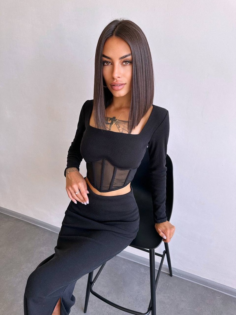 Трикотажний комплект: топ з елементами корсету та спідниця з розрізами  | PUSHKA SHOP