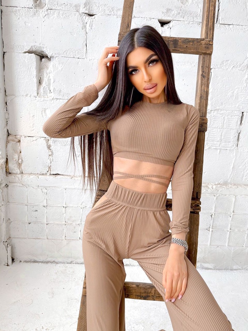 Трикотажный костюм с расклешенными брюками   | PUSHKA SHOP