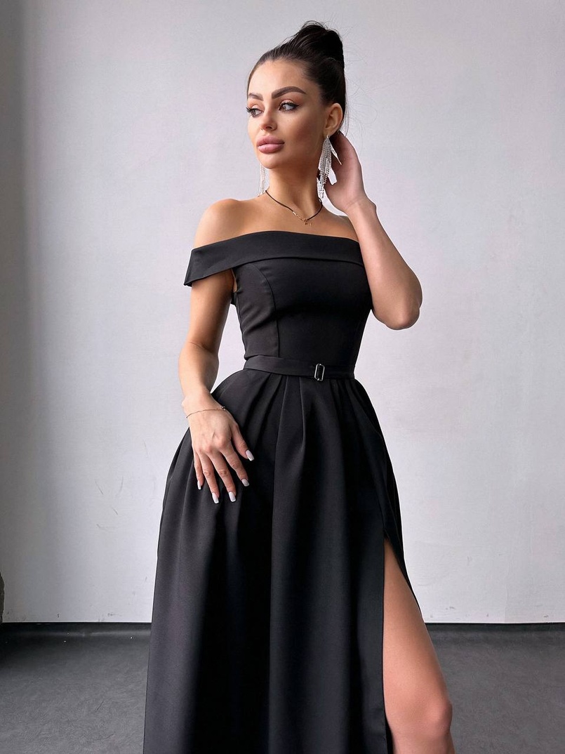 Сукня максі з відкритими плечима Сукня максі з відкритими плечима | PUSHKA SHOP