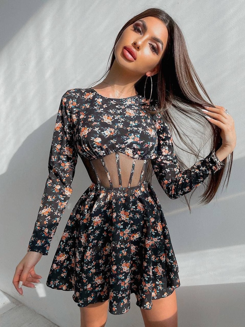 Приталенное платье с корсетной вставкой и  юбкой-солнцем   | PUSHKA SHOP